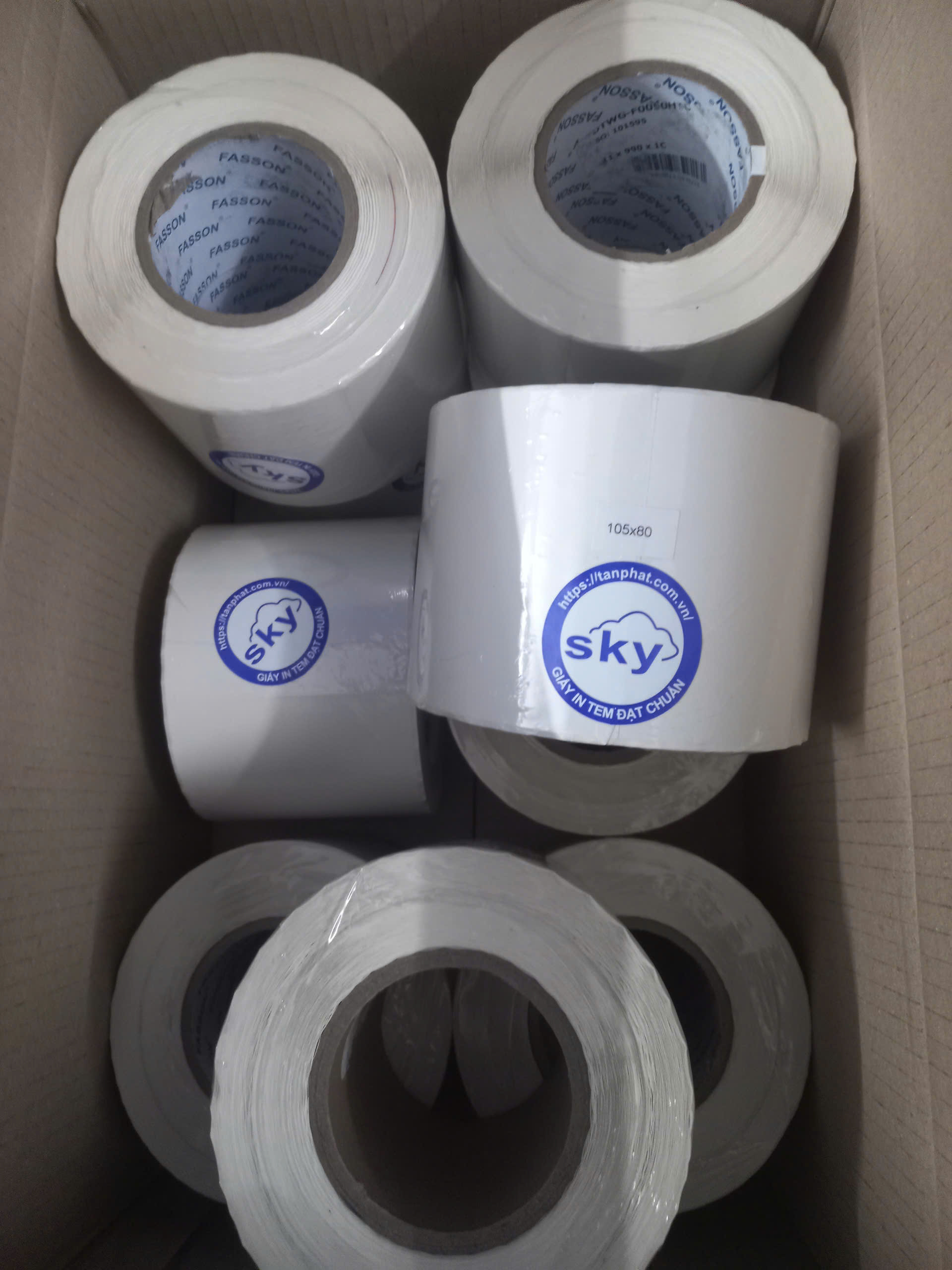 Giấy in mã vạch 1 tem 105x80x100m, bo góc