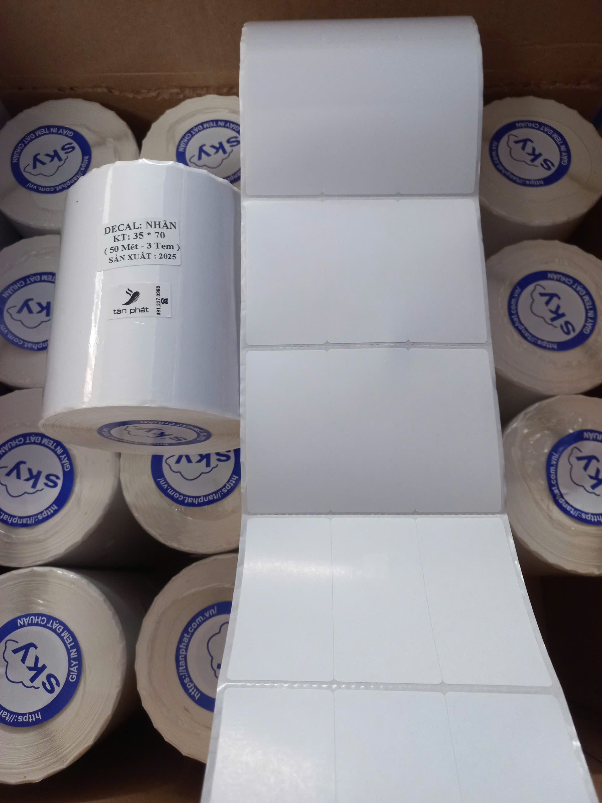 Giấy in mã vạch 3 tem 35x70x50m bo góc